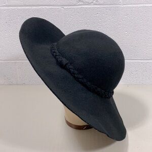 Black foldable felt hat​​​​​​​​​​​​​​​